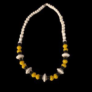Vintage Black White and Yellow Lucite necklace 15"